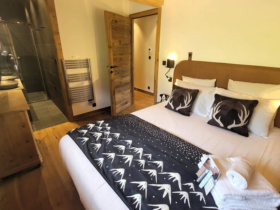 Chalet de luxe aux Gets avec jacuzzi et animaux admis, proche pistes - FR-1-598-89 Chalet in Les Gets