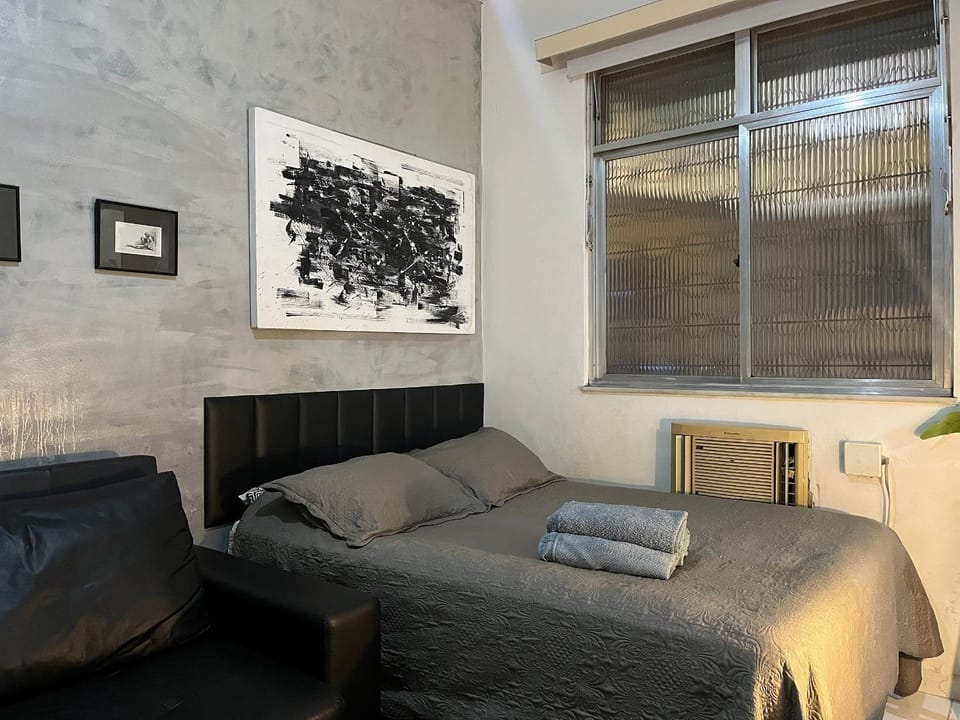 Studio em Copacabana a 65 metros da praia, posto 5 Apartment in Rio de Janeiro