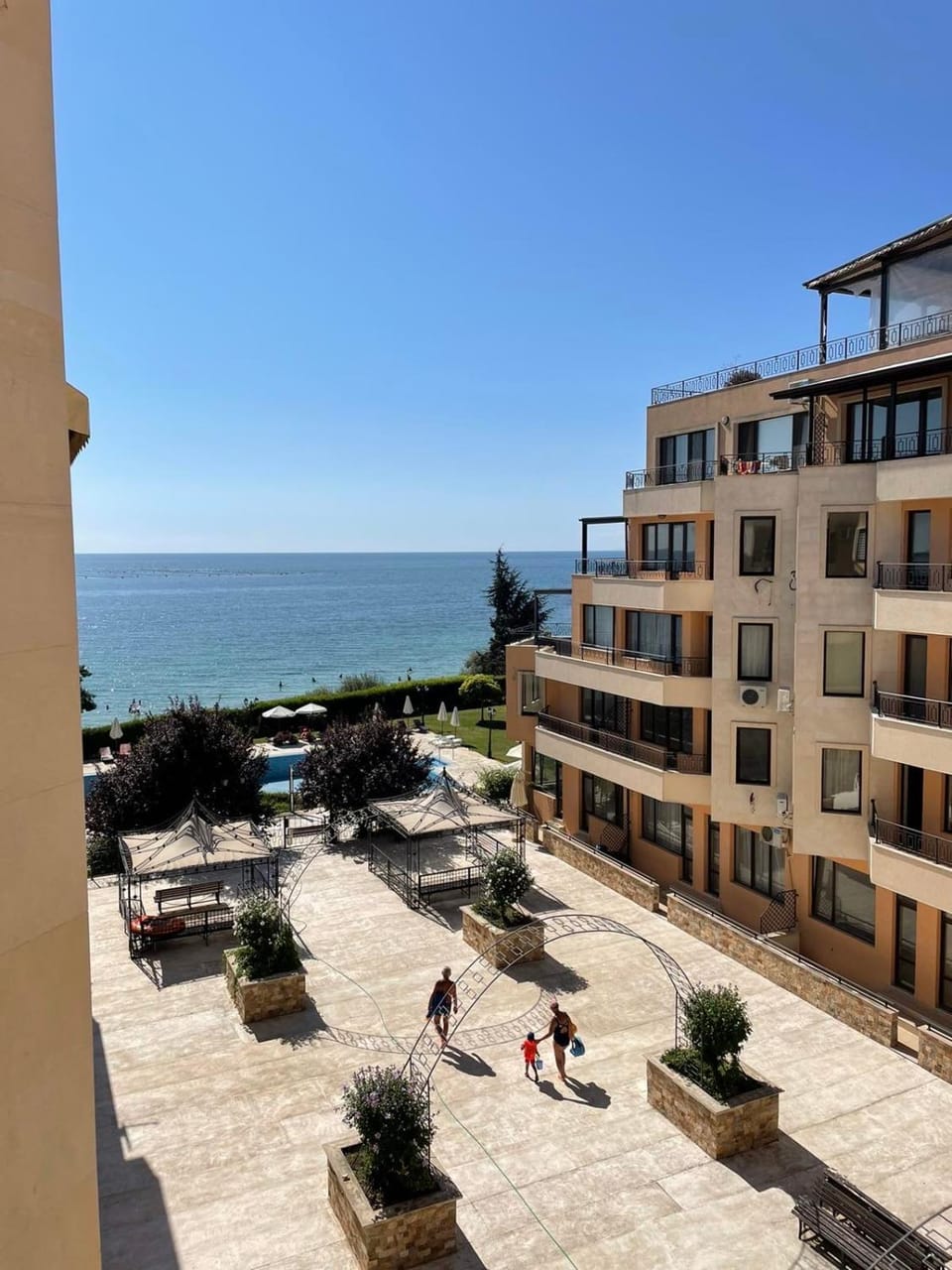 Property building, Garden view, Sea view