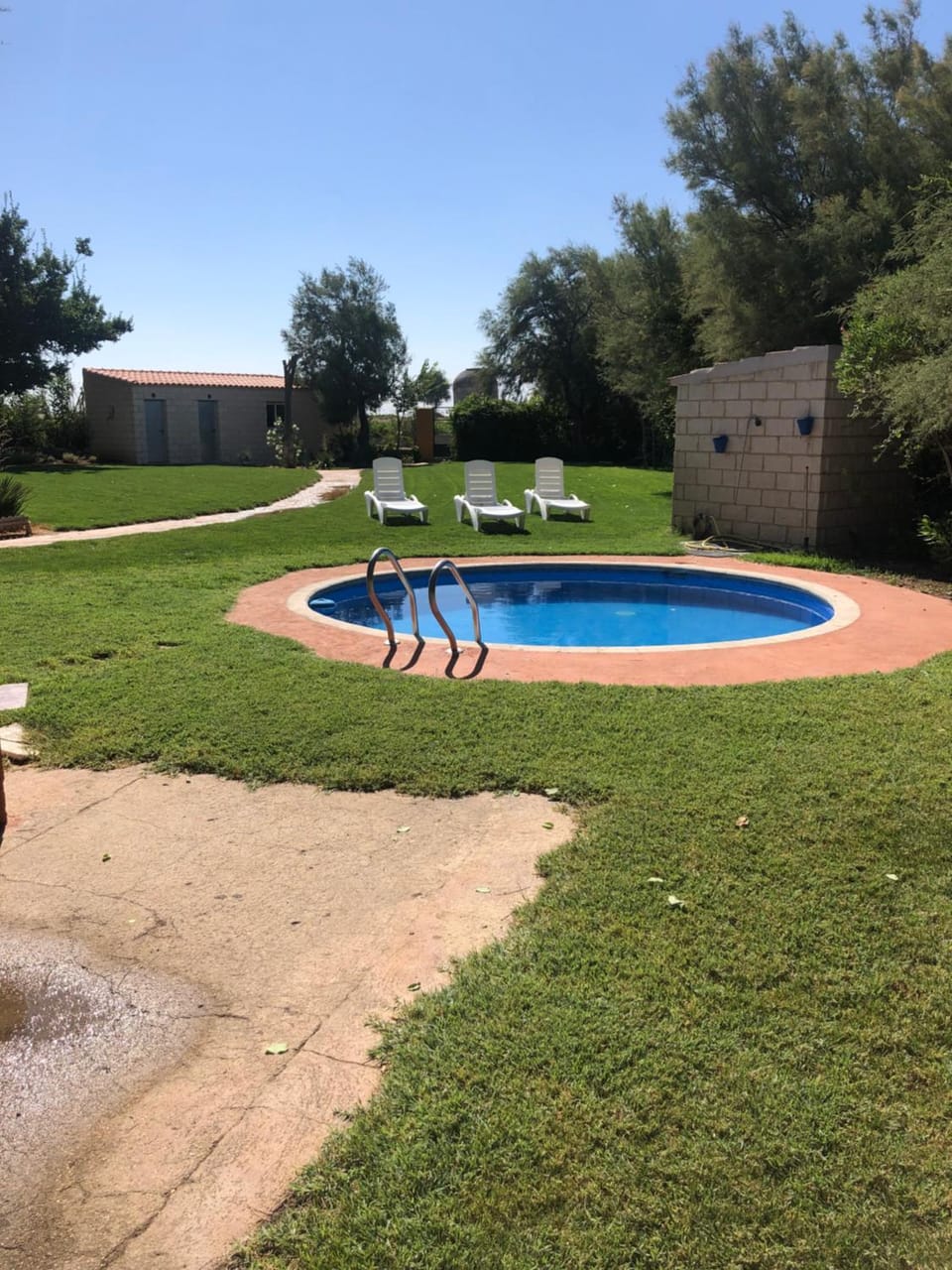 Swimming pool