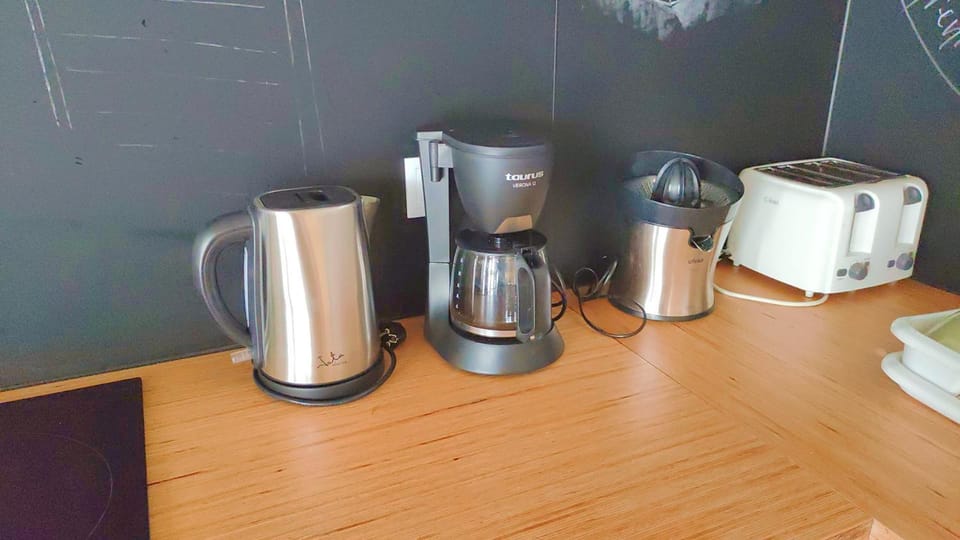 Coffee/tea facilities, Kitchen or kitchenette, toaster