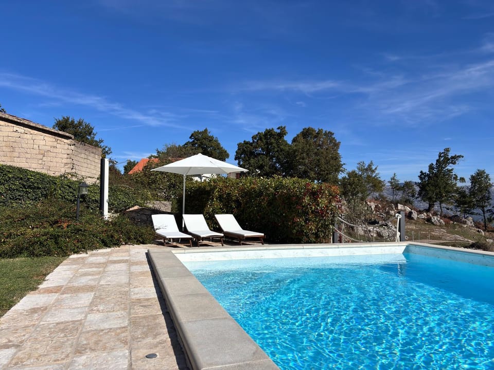 Swimming pool, sunbed
