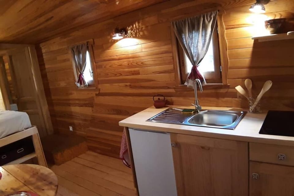 Charmante Roulotte atypique Chalet in Provence-Alpes-Côte d'Azur