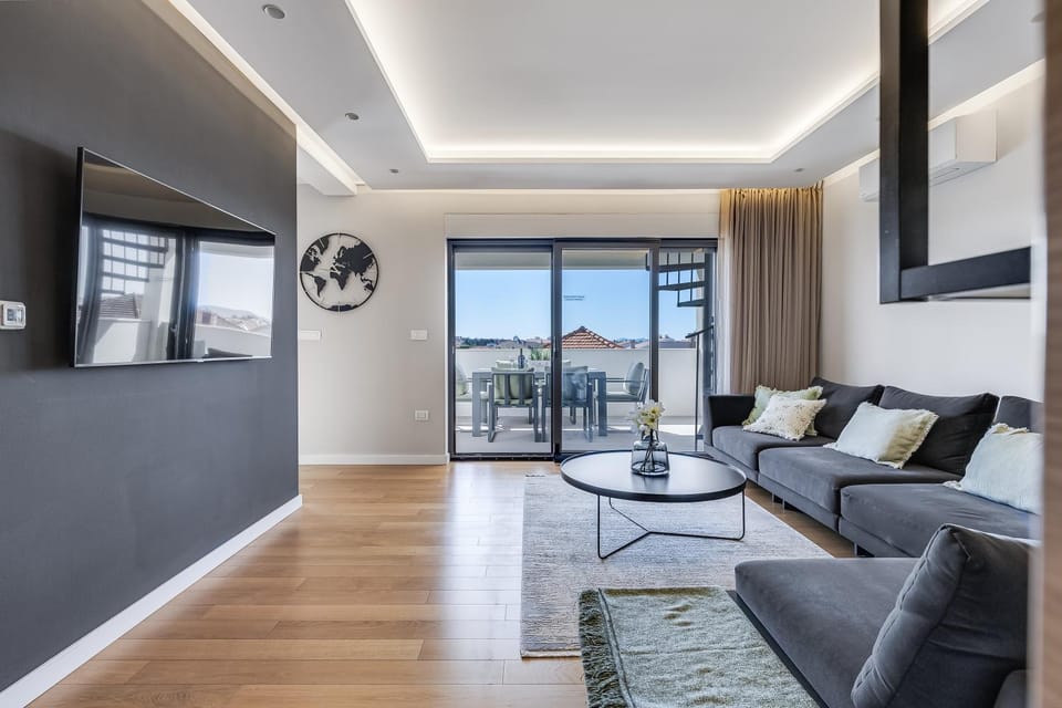 Shell Sky Luxury Penthouse with Private Pool Apartment in Zadar