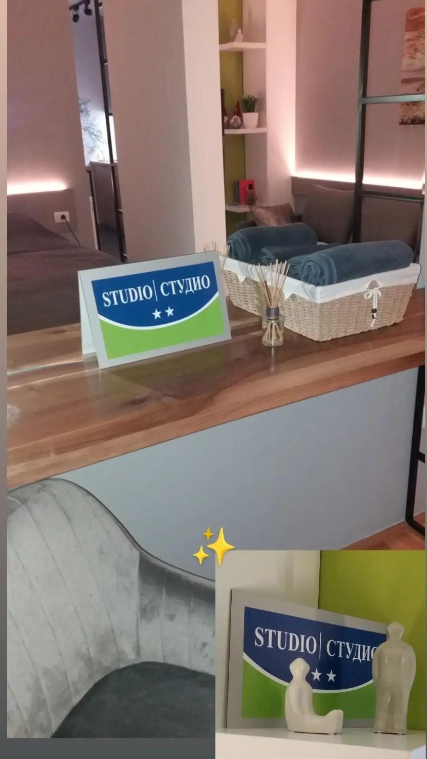 Living room, Logo/Certificate/Sign