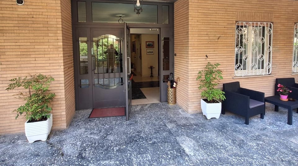 Facade/entrance, Lobby or reception