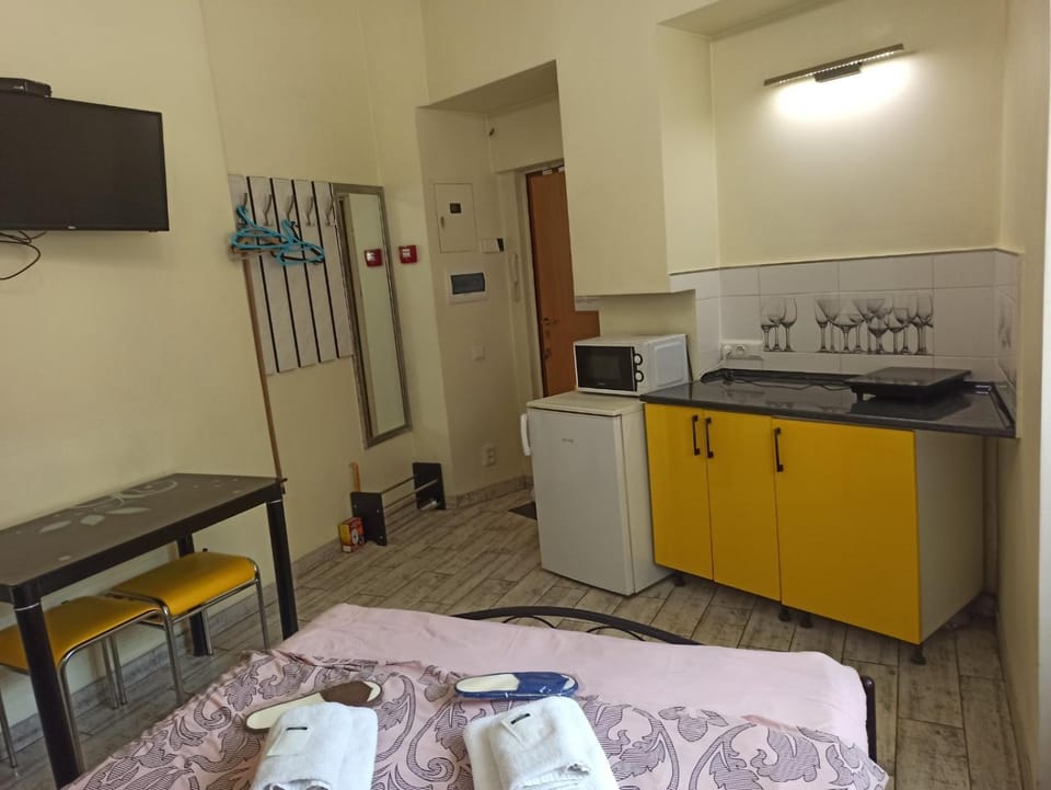 Smart yellow apartment-15 хв від жд вокзалу Apartment in Lviv