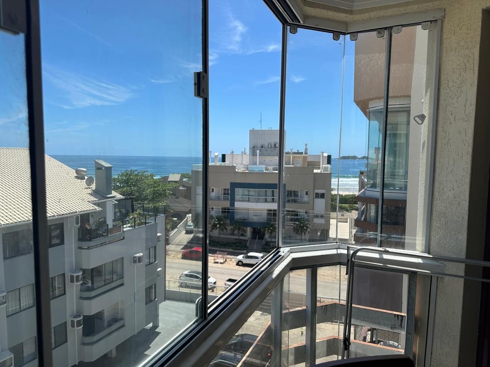 Apartamento para 4 pessoas a 50m da Praia dos Ingleses com Vista para o MAR Apartment in Florianopolis