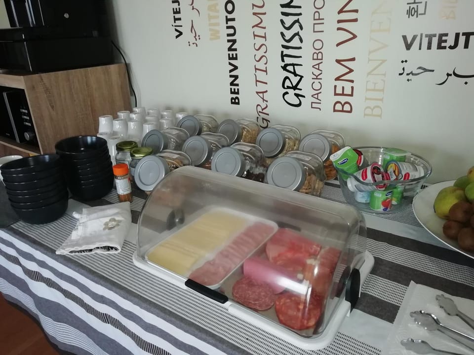 Breakfast, Buffet breakfast