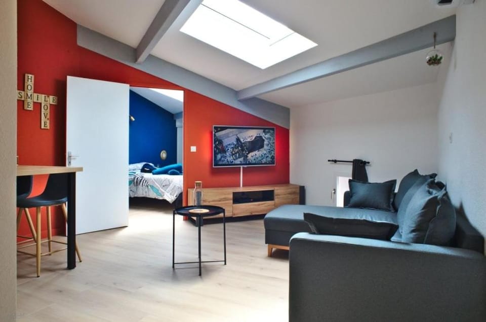 TV and multimedia, Seating area