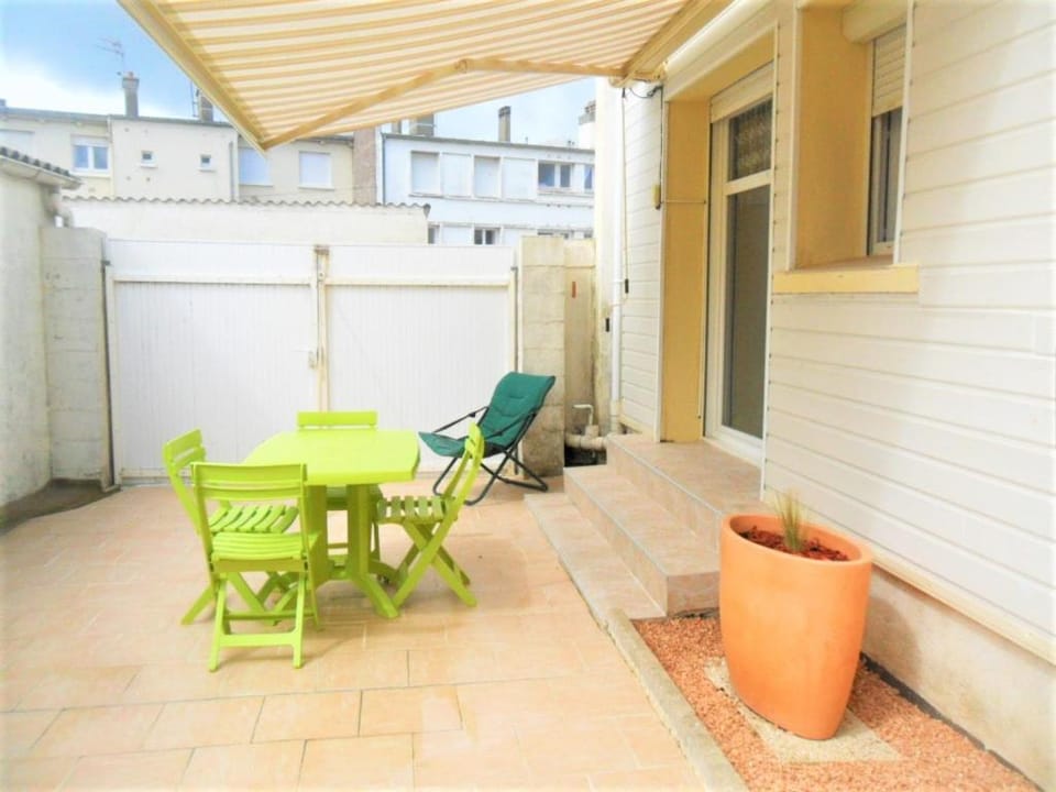 Property building, Balcony/Terrace