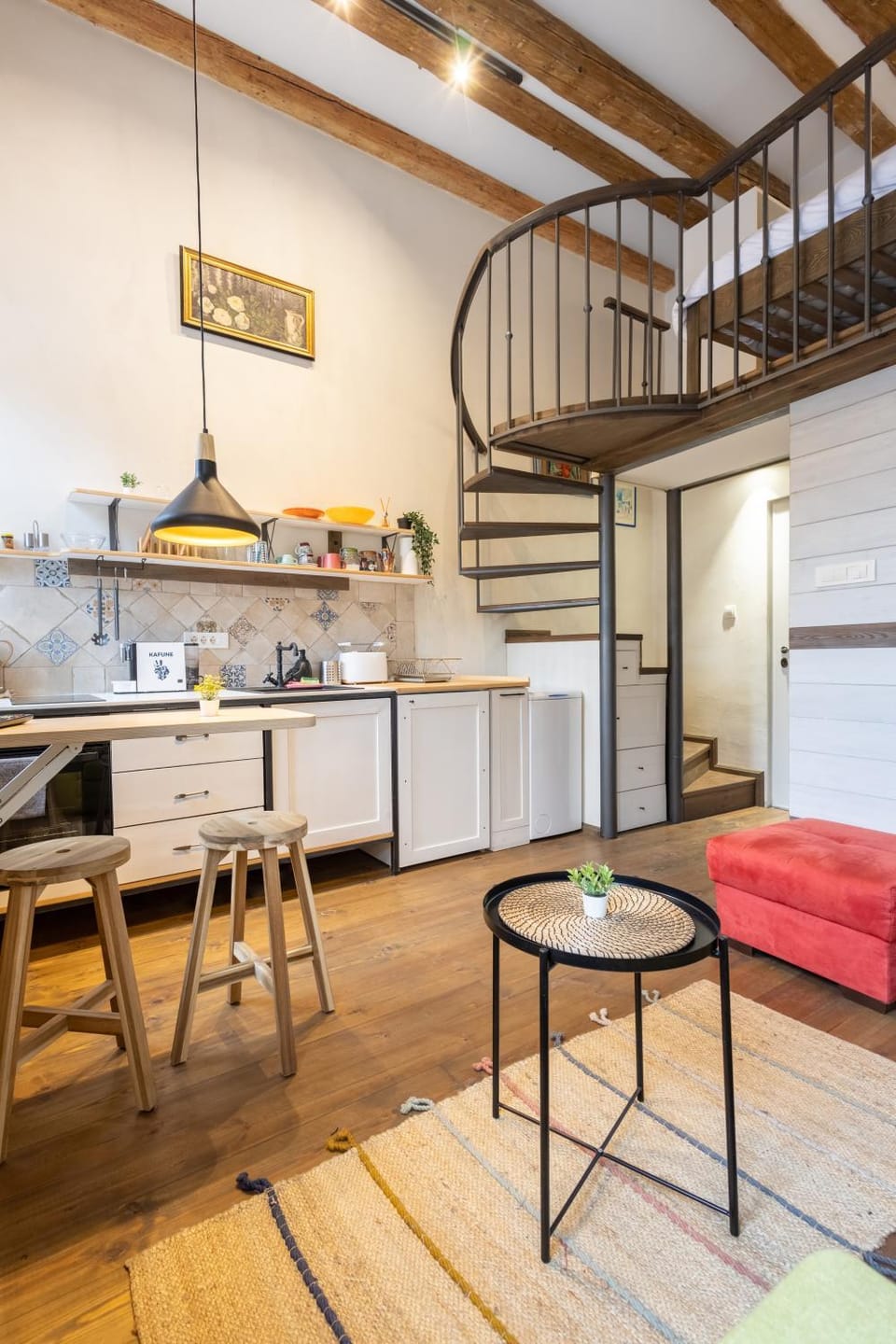 Kitchen or kitchenette, Living room, stove