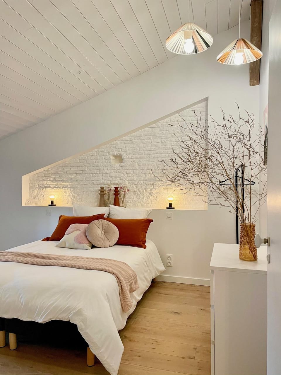 Bed, Bedroom