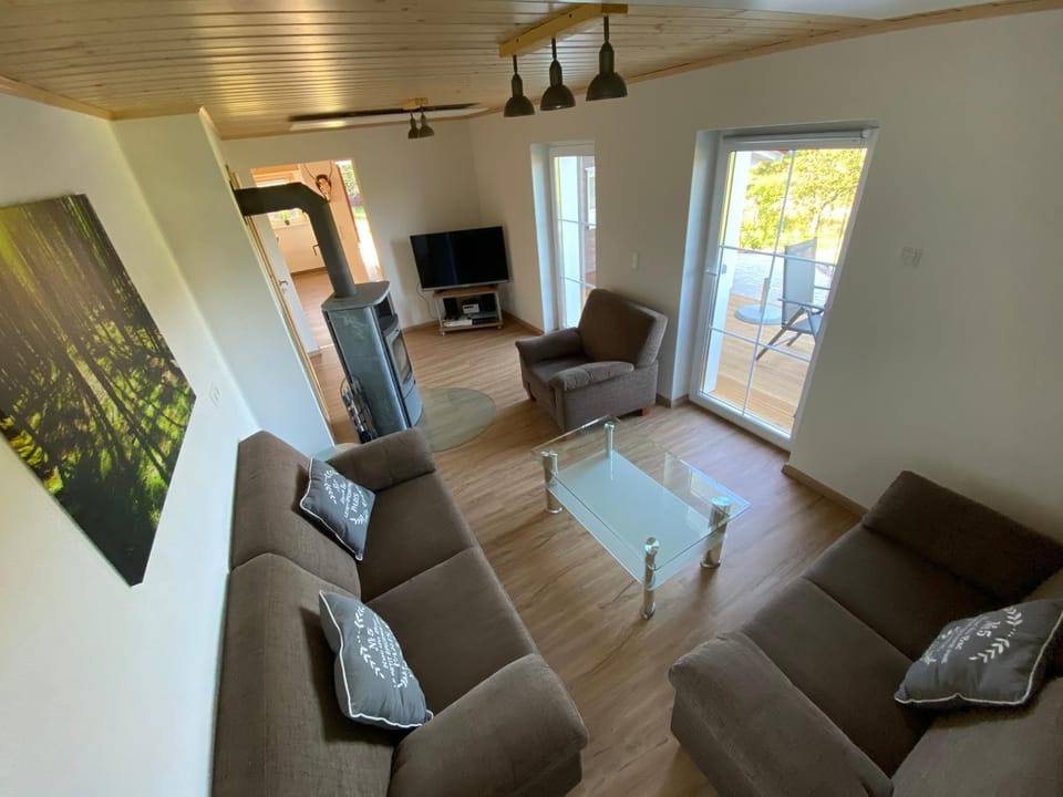Communal lounge/ TV room, Living room, Seating area