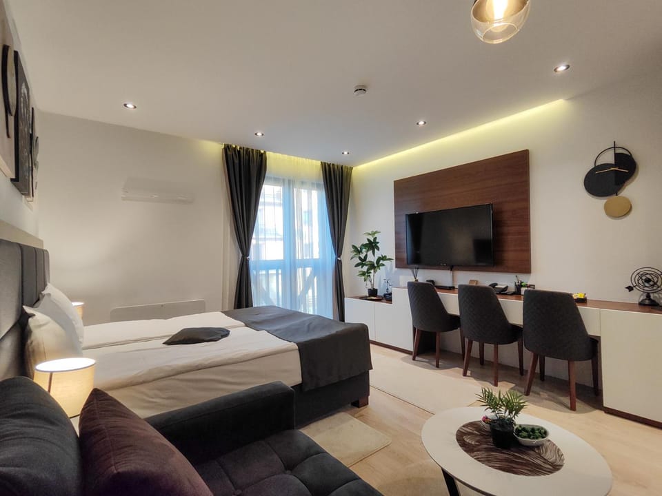 TV and multimedia, Photo of the whole room, Seating area