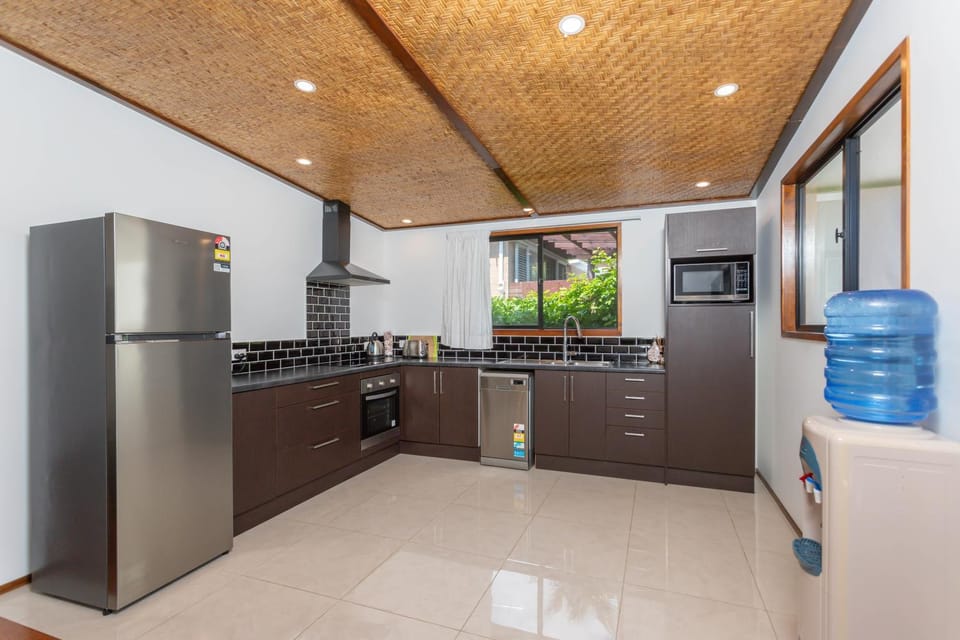 dishwasher, minibar, pet friendly, kitchen