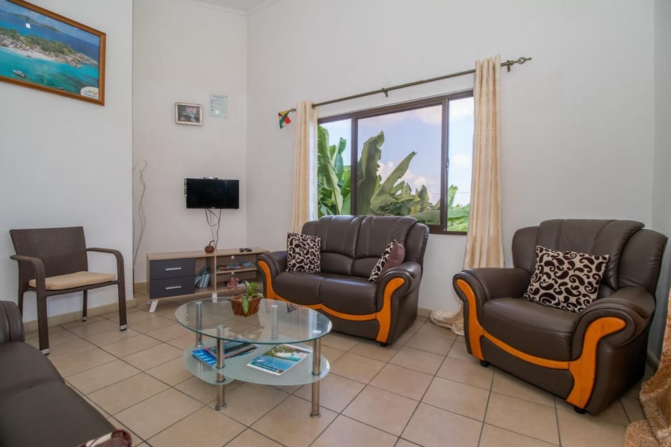 TV and multimedia, Living room, Evening entertainment