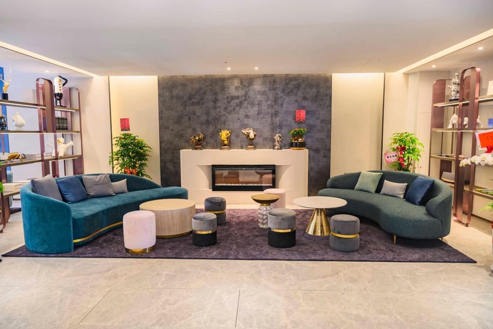 Living room, Seating area, flat iron