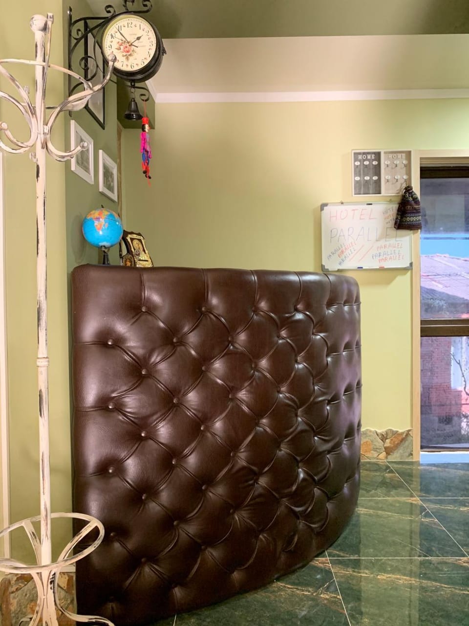 TV and multimedia, Lobby or reception