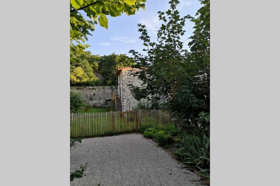 La Dilettante, petite maison rénovée, avec jardin House in Auvergne-Rhône-Alpes