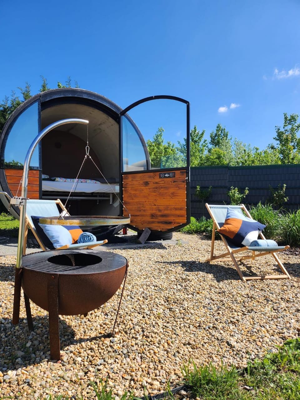 BBQ facilities, BBQ facilities, Garden, Bedroom, sunbed