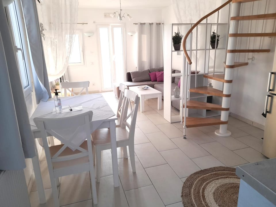 Sea paradise villas - Seaside & private jacuzzi Apartment in Santorini