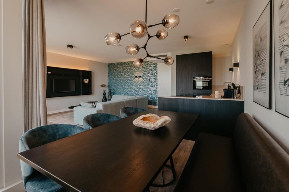 Seating area, Dining area, air conditioner, air conditioner