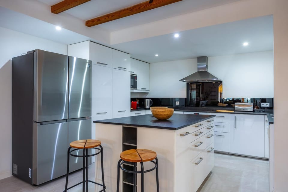 Kitchen or kitchenette, Living room