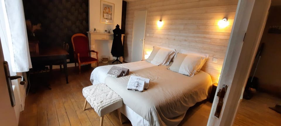 Gite galets et bois flottés proche mer gold beach meublé de tourisme 4 étoiles House in Normandy