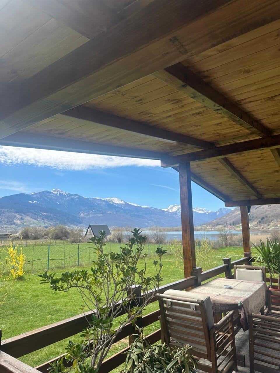 The Lake Breeze Bay House in Montenegro