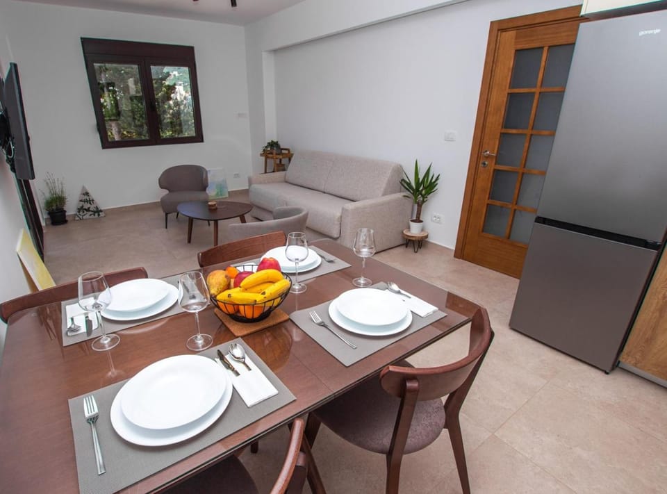 Living room, Seating area, Dining area, Sea view, air conditioner