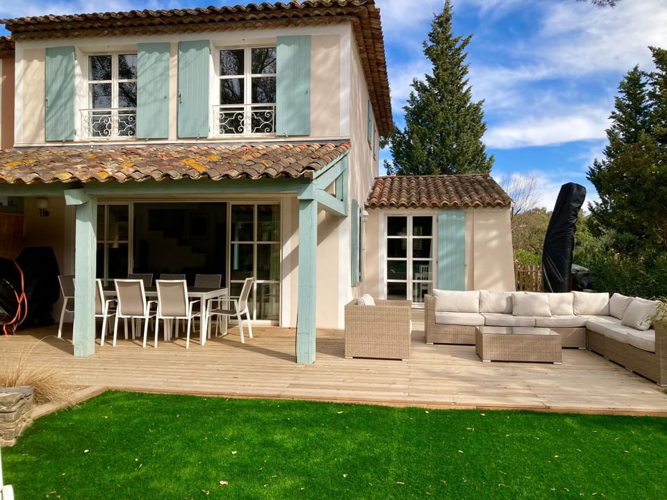 Les Restanques Maison du lac 4 chambres House in Grimaud