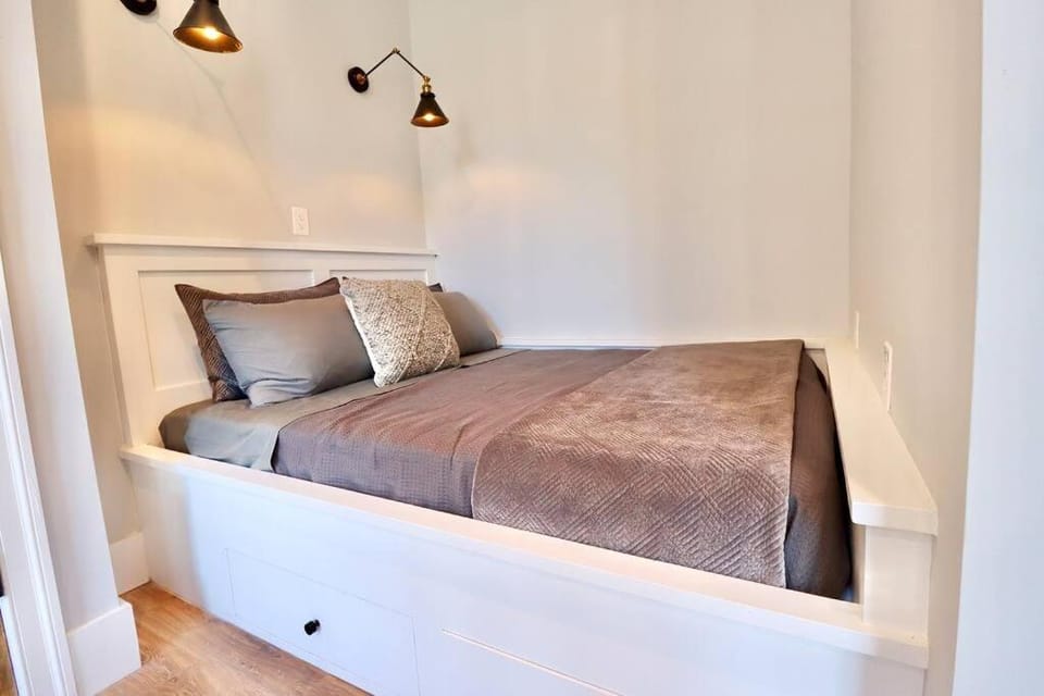 The Duke Suite at Prince Street Inn Apartment in Alexandria