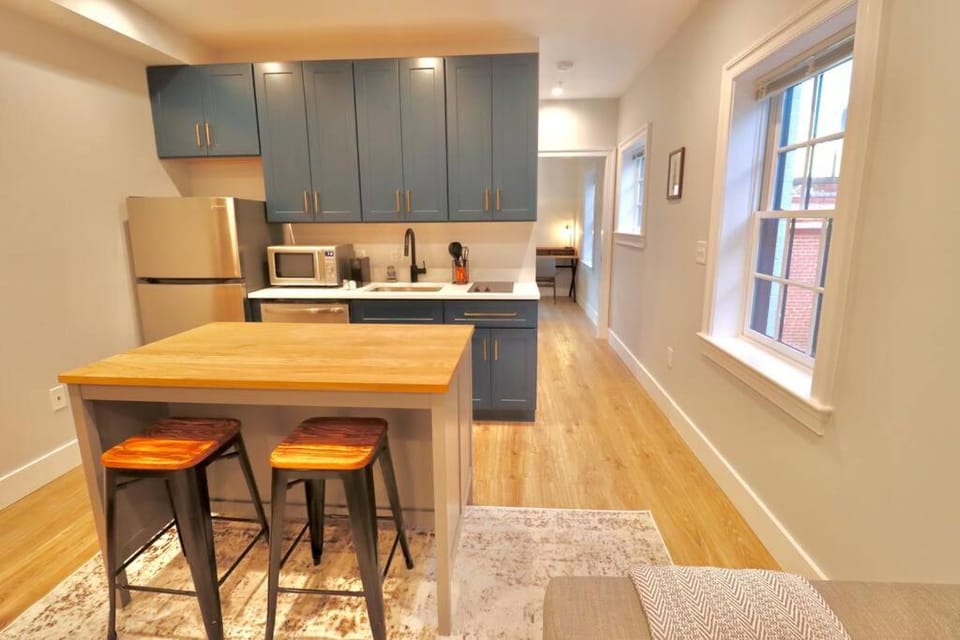 The Old Town Suite at Prince Street Inn Apartment in Alexandria
