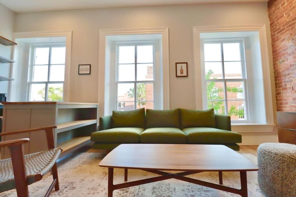 The Franklin Suite at Prince Street Inn Apartment in Alexandria