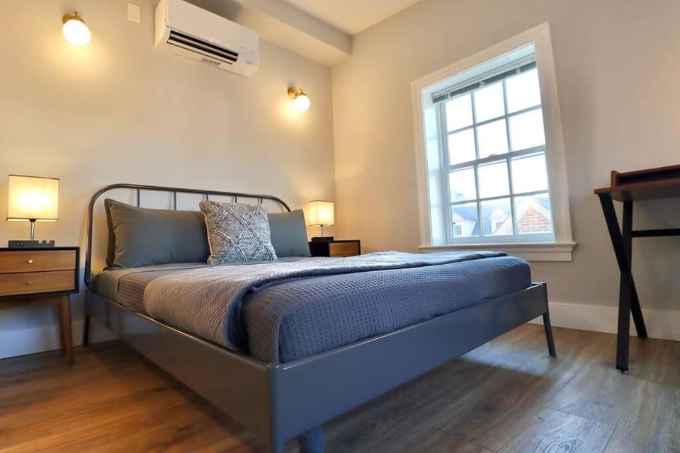 The Fairfax Suite at Prince Street Inn Apartment in Alexandria