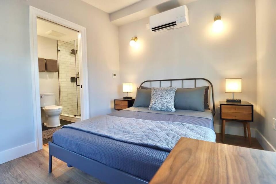 The Fairfax Suite at Prince Street Inn Apartment in Alexandria