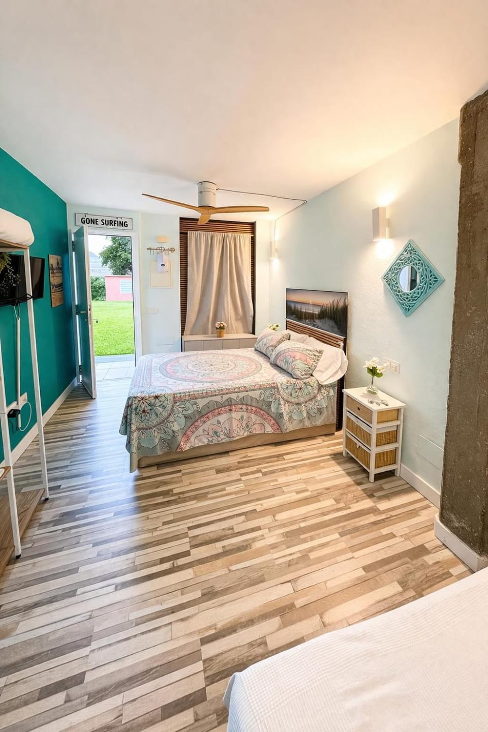 TV and multimedia, Photo of the whole room, Evening entertainment, Bedroom