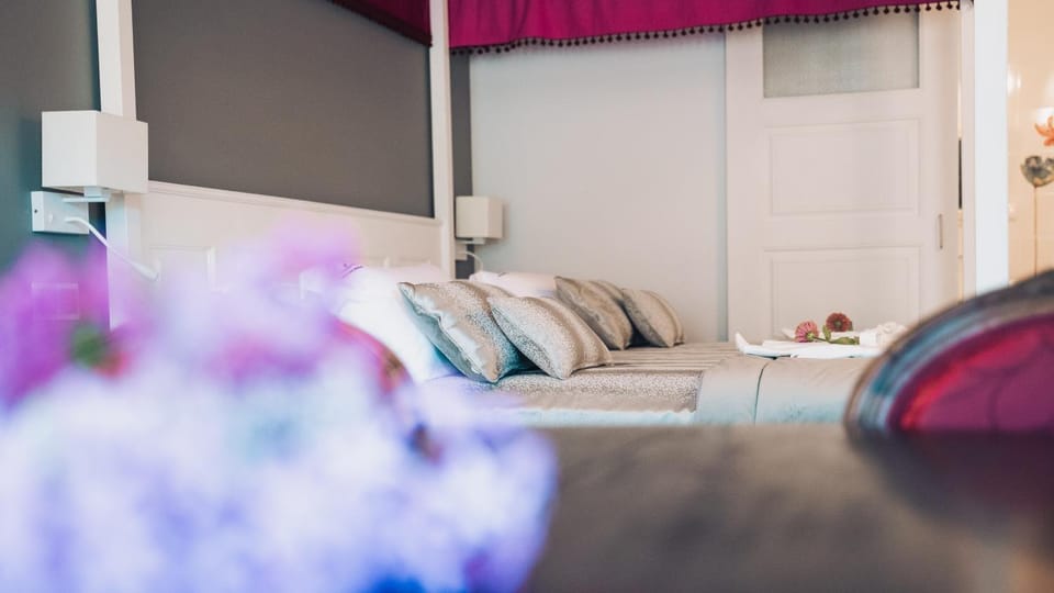 Bed, Decorative detail, Bedroom