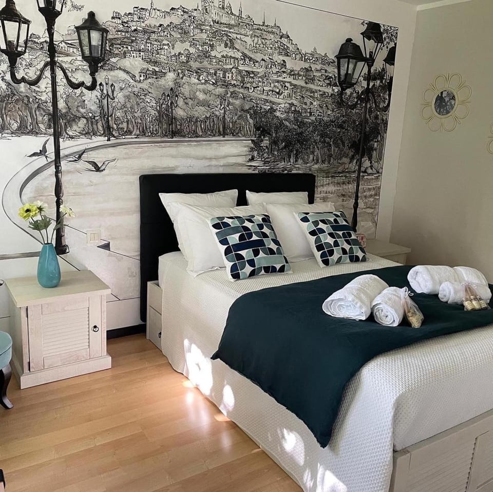 Le Maine N 5 - FLÉAC ANGOULEME - Suite Corto Maltese Bed and Breakfast in Nouvelle-Aquitaine