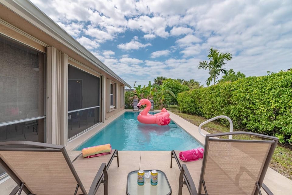 Flamingo House House in Marco Island