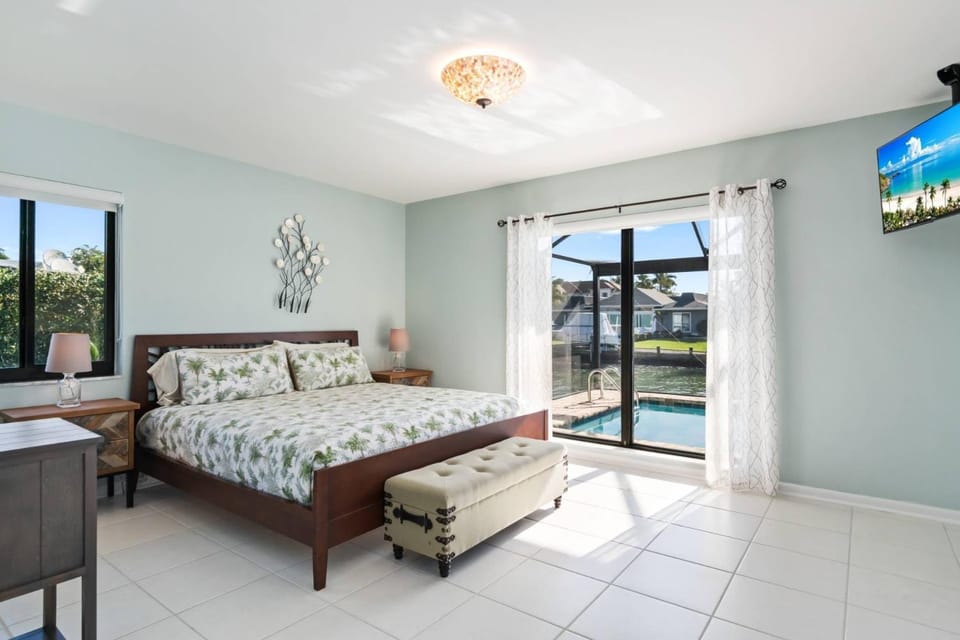 1263 Mulberry Ct House in Marco Island