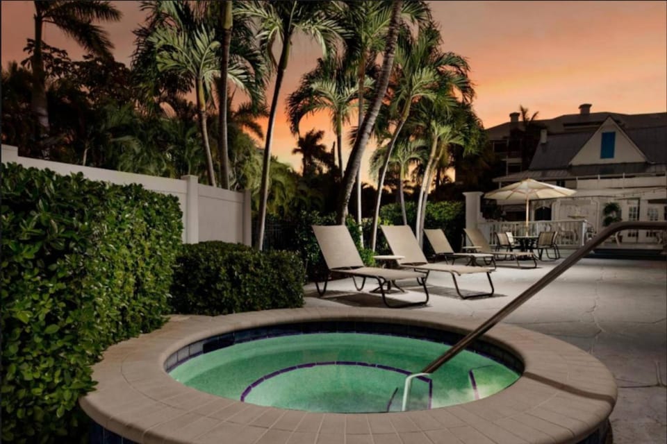 Olde Marco Inn #302 House in Marco Island