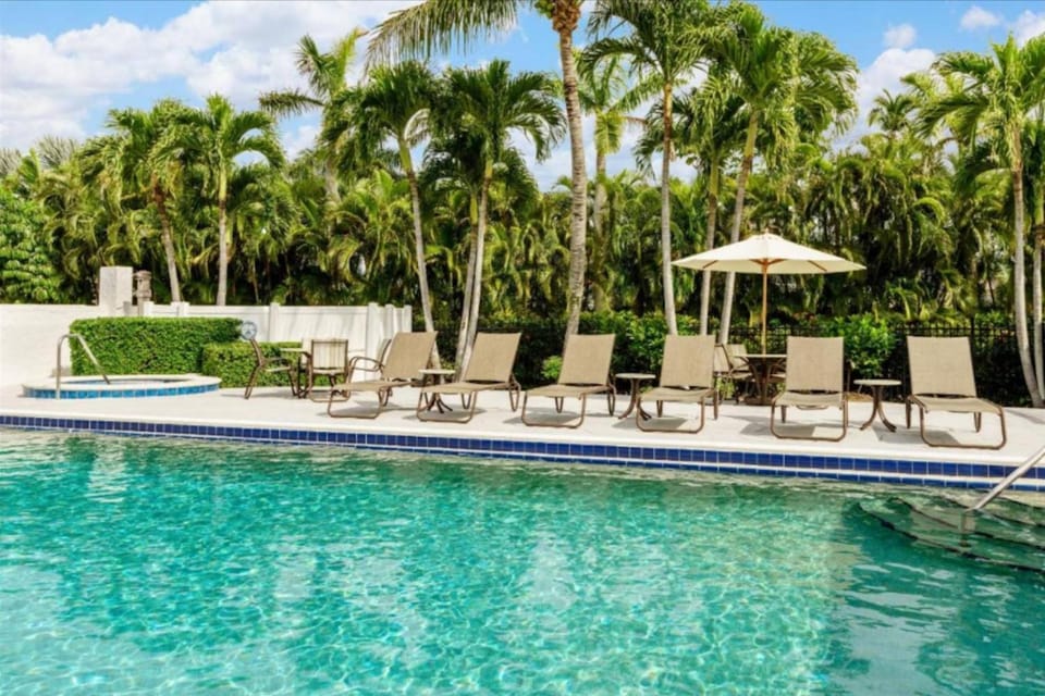 Olde Marco Inn #302 House in Marco Island