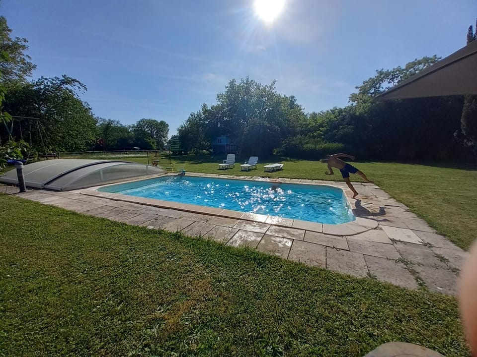 Roulotte verte Luxury tent in Bourgogne-Franche-Comté