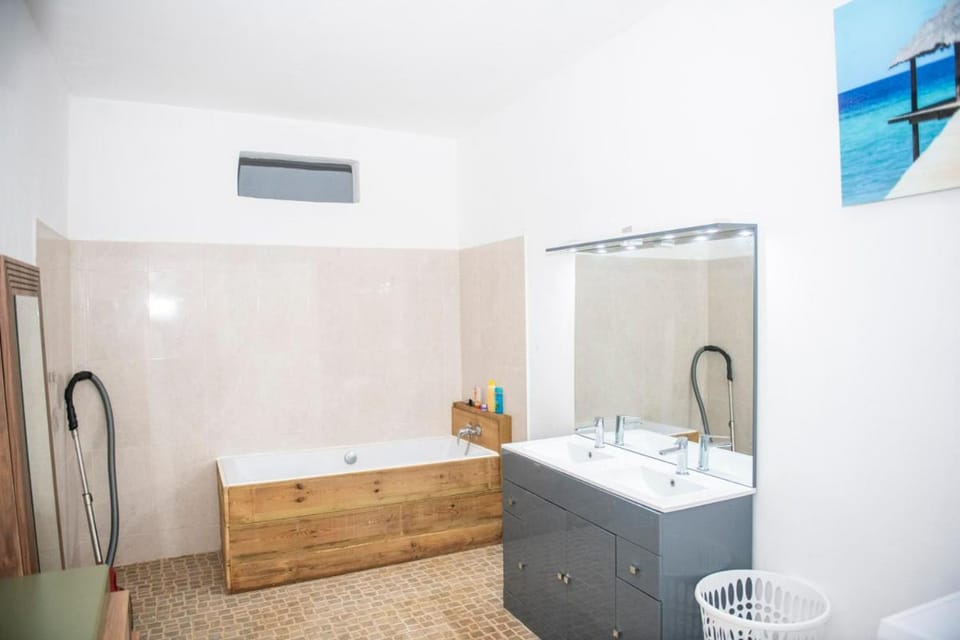 guest mtsangamouji F3 House in Africa