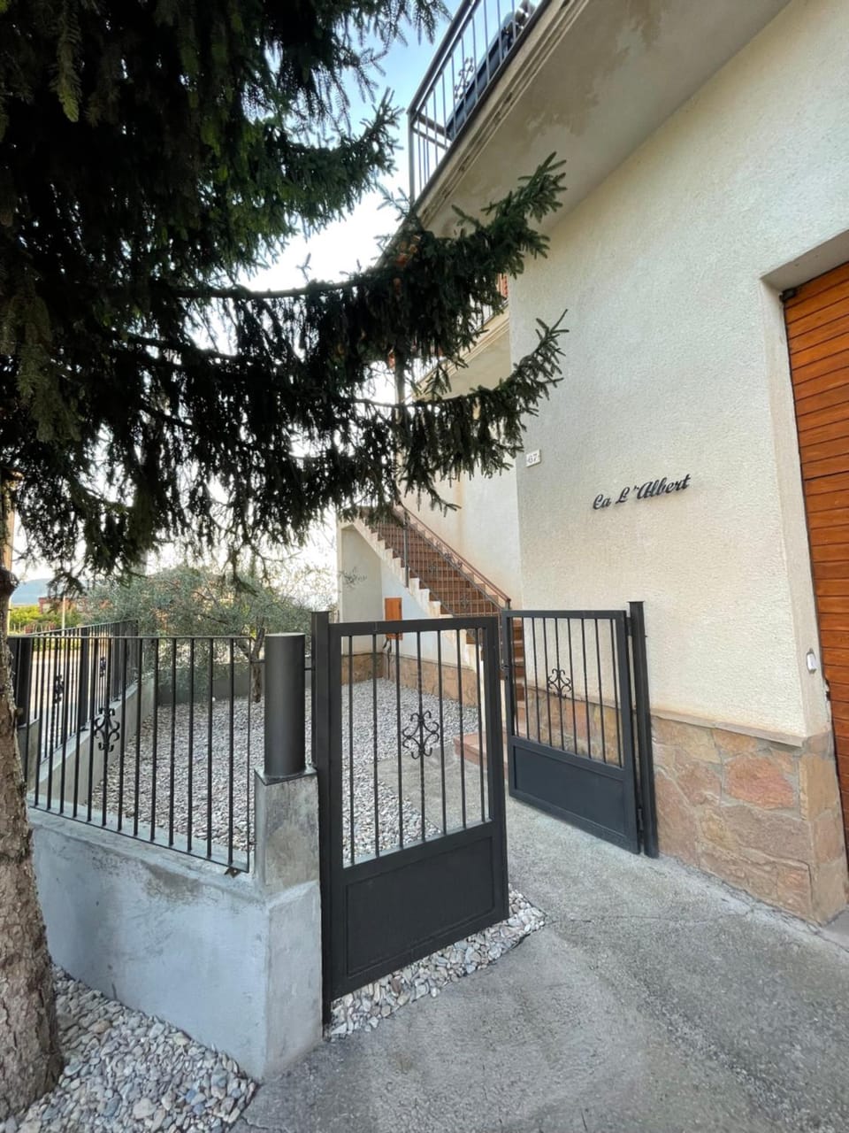 Facade/entrance