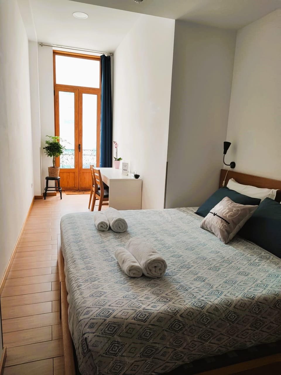 Bed, Photo of the whole room