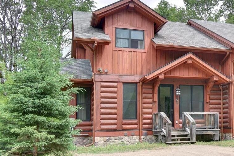 RCNT Chalets Mont-Tremblant Chalet in Ontario
