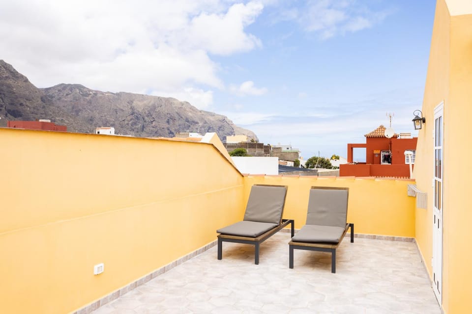 TenoHomes Spacious Buenavista House & BBQ House in Canary Islands